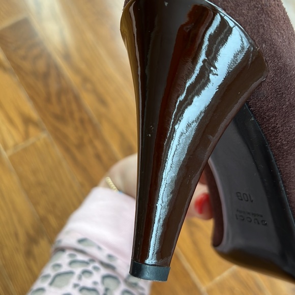 Gucci Suede & Patent Pumps - Picture 9 of 9